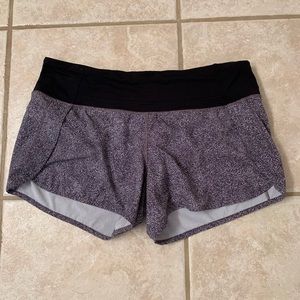 Lululemon run times short 4”